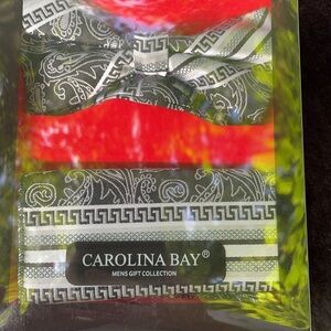 NWT Carolina Bay Mens Gift Collection Gray & Black Bow Tie & Handkerchief Set